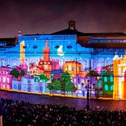 Sevilla skyline projected on the façade of the townhall. Photo by Acciona. 